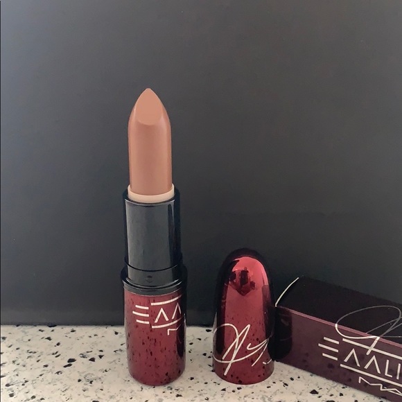 NWT MAC Cosmetics Aaliyah Try Again Matte Lipstick - Picture 2 of 10